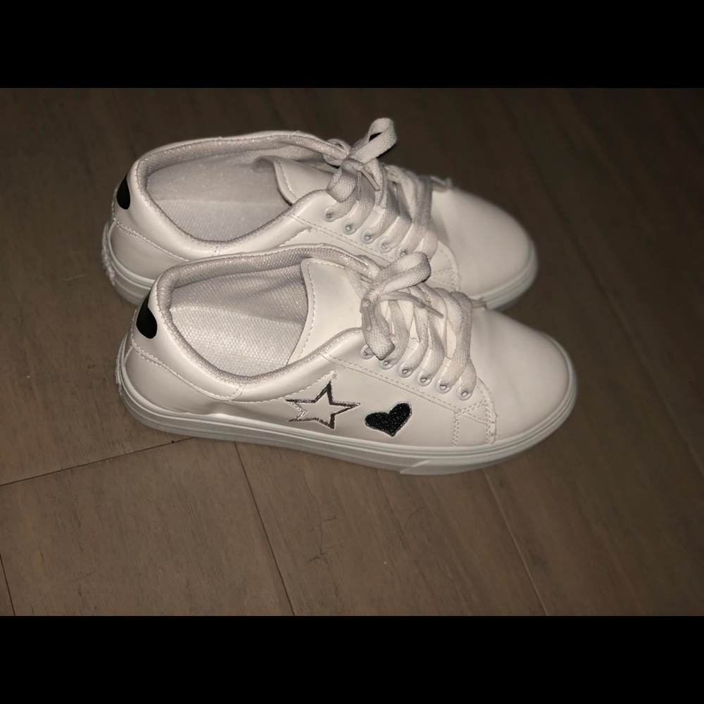 Ladies sneakers with heart and star design